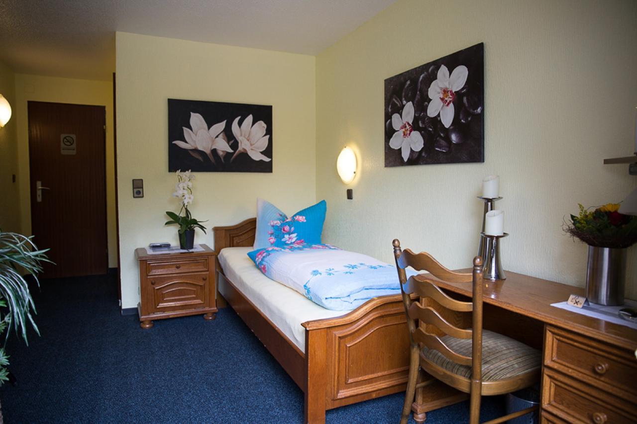 Hotel Zur Bruecke Крефелд Екстериор снимка